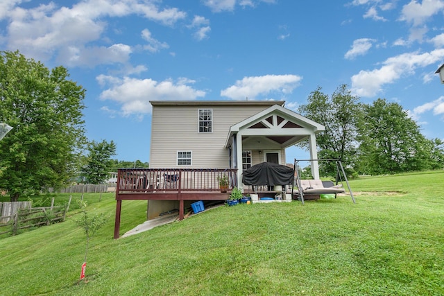 1845 Conrad Ln, Burlington, KY 41005 - back of property with a wooden deck