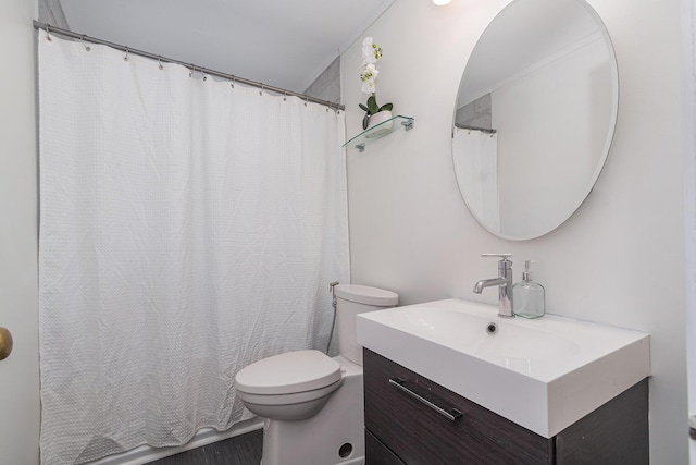 7 Ross Ave, Fort Mitchell, KY 41017 - full bathroom with toilet and vanity