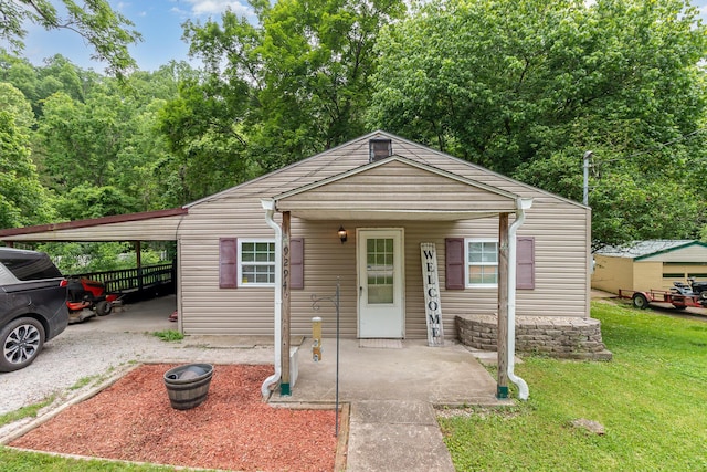 9294 Marshall Rd, Covington, KY 41015 - view of front facade with a front lawn
