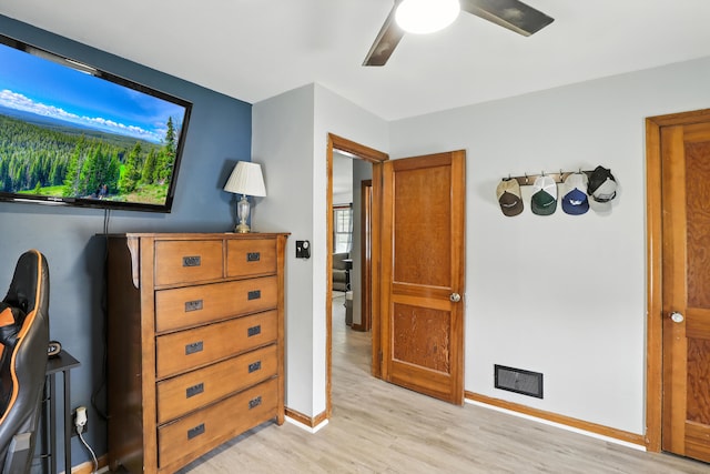 50 Russell St, Florence, KY 41042 - bedroom with light wood-type flooring and a ceiling fan