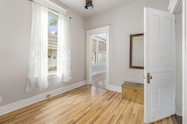 3712 Park Ave, Covington, KY 41015 - unfurnished room featuring baseboards and light wood finished floors