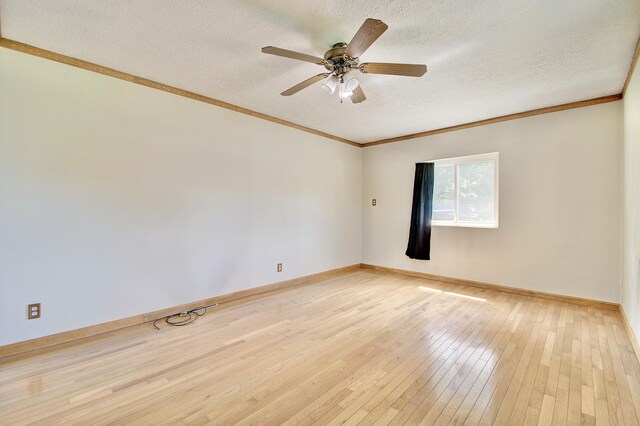 5370 Skyline Dr, Highland Heights, KY 41076 - spare room with a textured ceiling, light wood-style flooring, ceiling fan, and crown molding