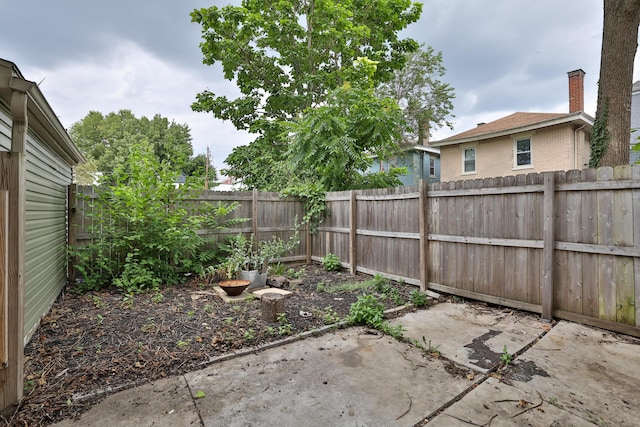 1508 Holman Ave, Covington, KY 41011 - fenced backyard featuring a patio area