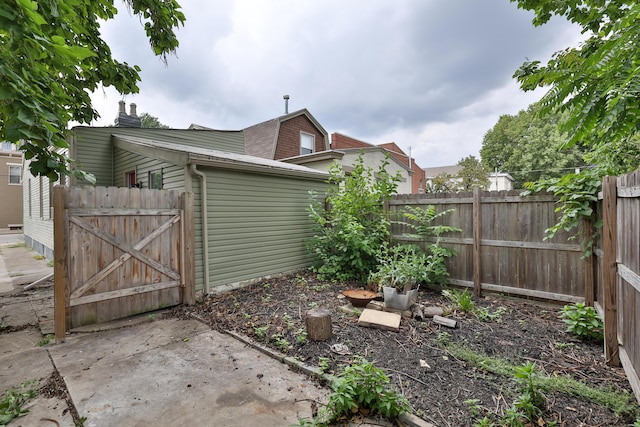 1508 Holman Ave, Covington, KY 41011 - view of yard featuring a gate