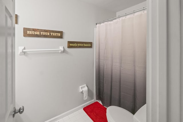 25 Regiment Ct, Wilder, KY 41076 - full bathroom featuring toilet and a shower with shower curtain