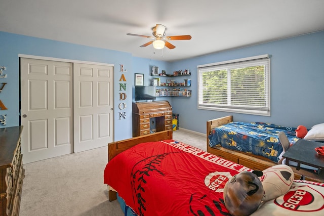 25 Regiment Ct, Wilder, KY 41076 - carpeted bedroom with a closet and ceiling fan