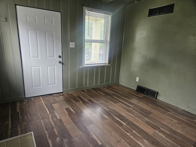 330 Silver St, Dayton, KY 41074 - entryway with dark wood-style flooring