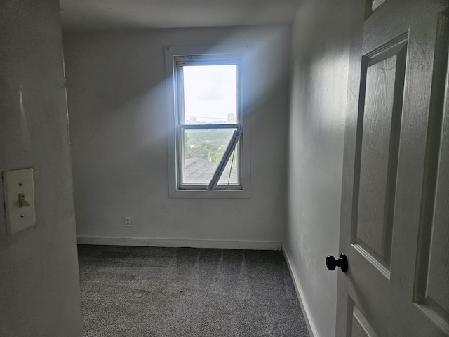 330 Silver St, Dayton, KY 41074 - carpeted empty room with baseboards