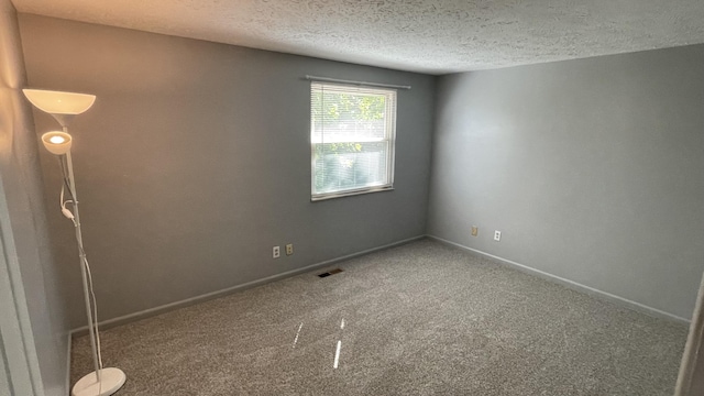 38 Carriage Hill Dr, Erlanger, KY 41018 - unfurnished room featuring carpet floors and a textured ceiling