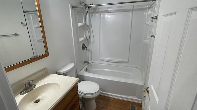 38 Carriage Hill Dr, Erlanger, KY 41018 - full bath with vanity, shower / tub combination, and wood finished floors