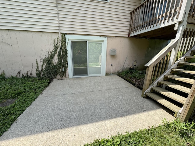 4120 Taylor Ct, Erlanger, KY 41018 - entrance to property with a patio area