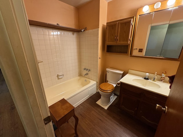 4120 Taylor Ct, Erlanger, KY 41018 - bathroom featuring wood finished floors, vanity, and shower / bath combination