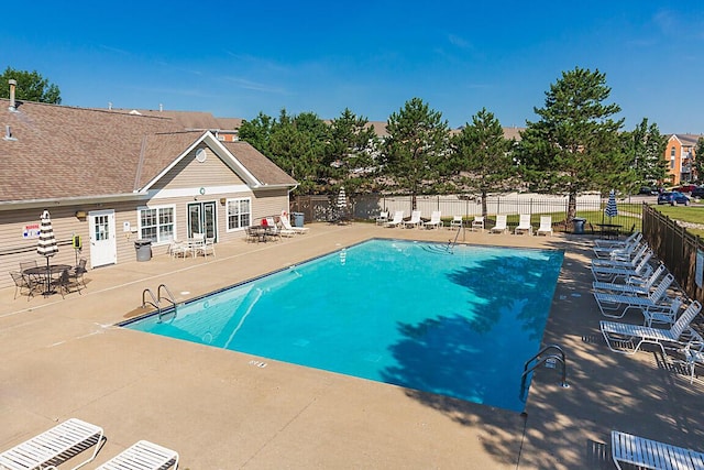 150 Saddlebrook Ln Unit 535, Florence, KY 41042 - community pool with a patio