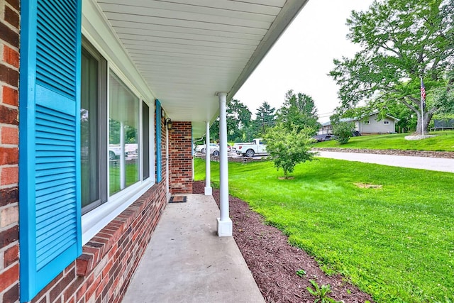 1710 Hilltop Dr, Carrollton, KY 41008 - porch with a lawn