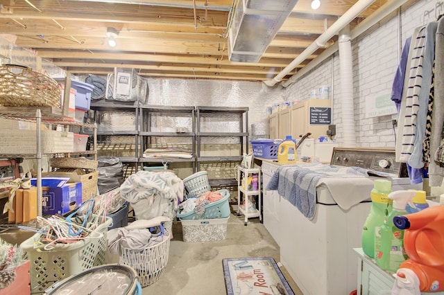 1025 Wakefield Ct, Hebron, KY 41048 - unfinished below grade area with washing machine and clothes dryer