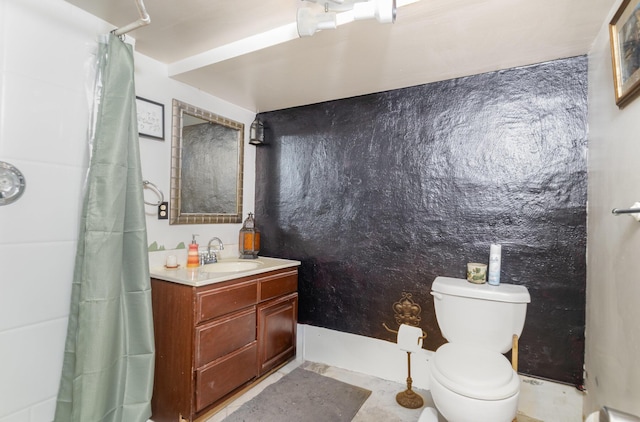 305 Helen St, Ludlow, KY 41016 - bathroom with vanity and curtained shower