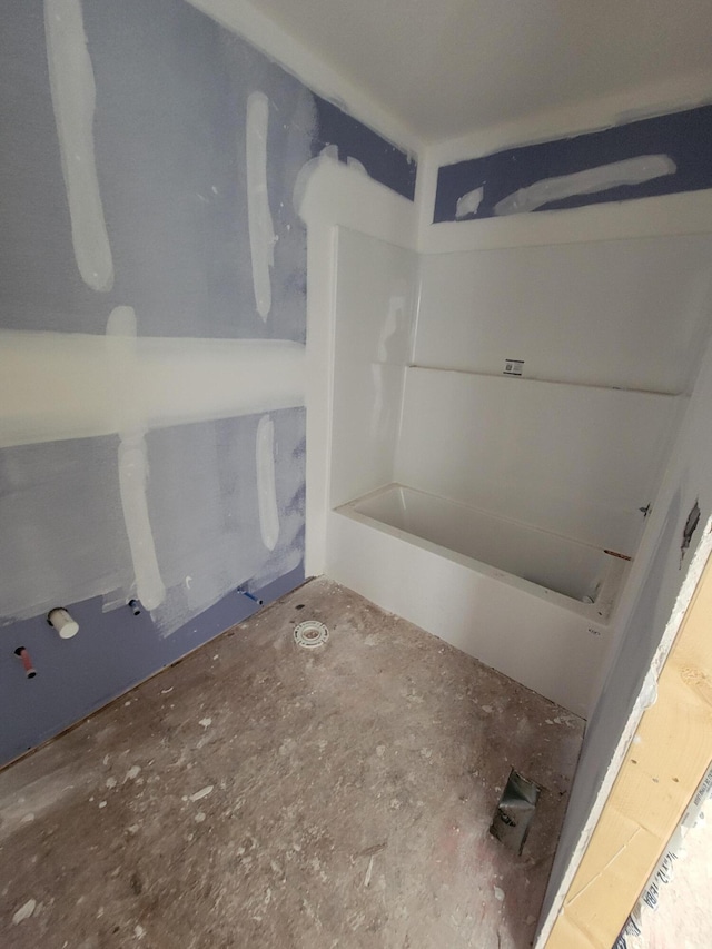 458 Eagle Creek Dr, Dry Ridge, KY 41035 - bathroom with a bathtub