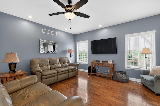 103 Mohawk Trl, Dry Ridge, KY 41035 - living area with wood finished floors, a ceiling fan, and recessed lighting