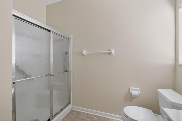 523 Ivy Ridge Dr, Cold Spring, KY 41076 - full bathroom with a shower with shower door