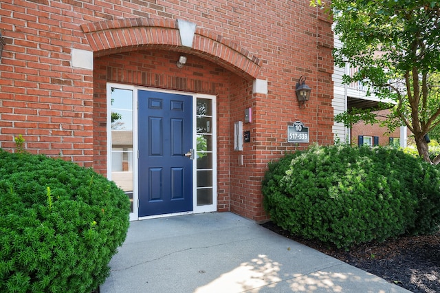 523 Ivy Ridge Dr, Cold Spring, KY 41076 - doorway to property featuring brick siding
