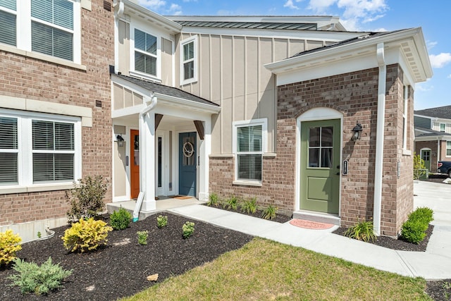 2517 Bella Rdg, Covington, KY 41017 - entrance to property featuring board and batten siding and brick siding