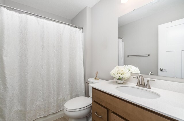 2517 Bella Rdg, Covington, KY 41017 - bathroom featuring vanity and a shower with curtain