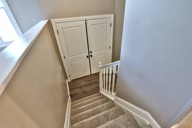 2709 Wesley Dr, Villa Hills, KY 41017 - stairway featuring wood finished floors and baseboards