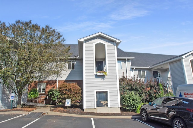 22 Carriage House Dr, Fort Thomas, KY 41075 - view of property with uncovered parking