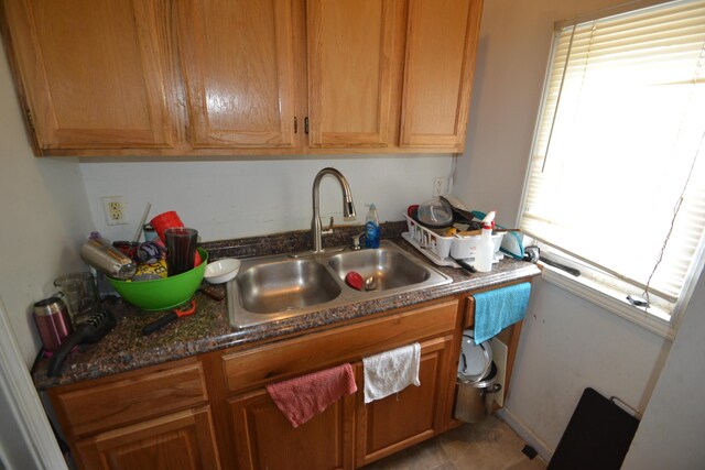 122 E 13th St, Covington, KY 41011 - kitchen featuring a sink