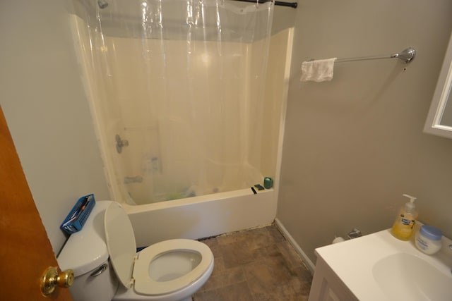 122 E 13th St, Covington, KY 41011 - bathroom with shower / tub combo with curtain and vanity