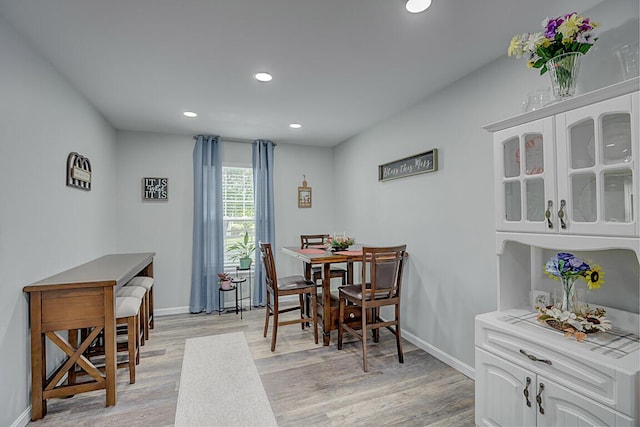 9070 Braxton Dr, Union, KY 41091 - dining space featuring light wood-style flooring and recessed lighting