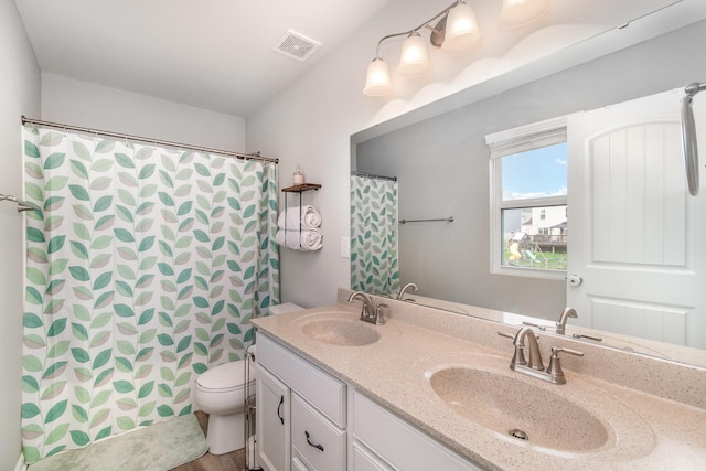 9612 Sweetwater Ln, Alexandria, KY 41001 - full bath featuring double vanity, curtained shower, and wood finished floors