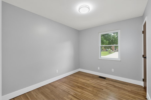139 Berkley Dr, Florence, KY 41042 - unfurnished room with baseboards and wood finished floors