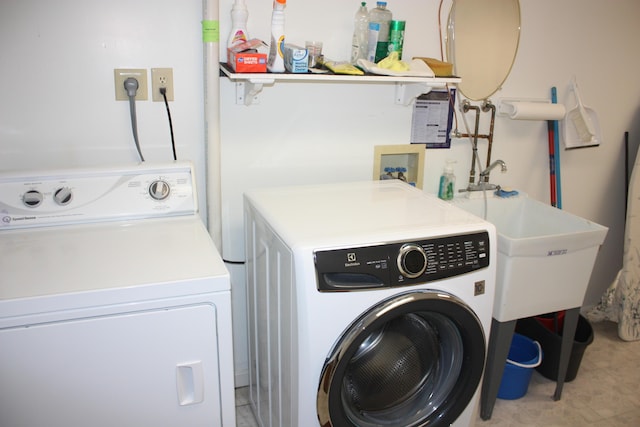 6065 Tosha Dr, Burlington, KY 41005 - laundry area with separate washer and dryer
