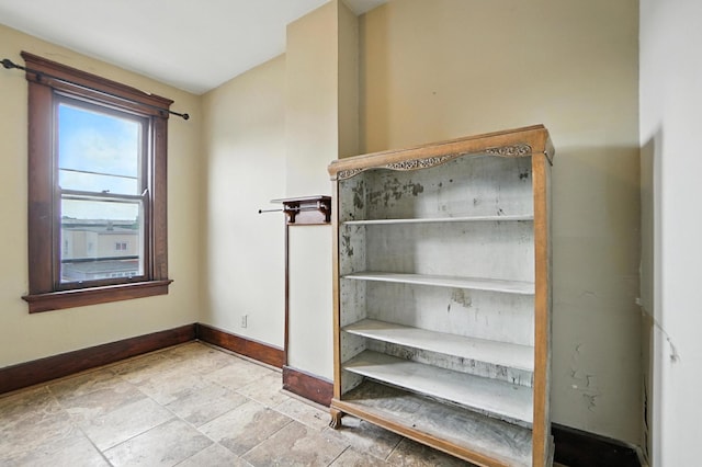 234 Walnut St, Bellevue, KY 41073 - detailed view of baseboards