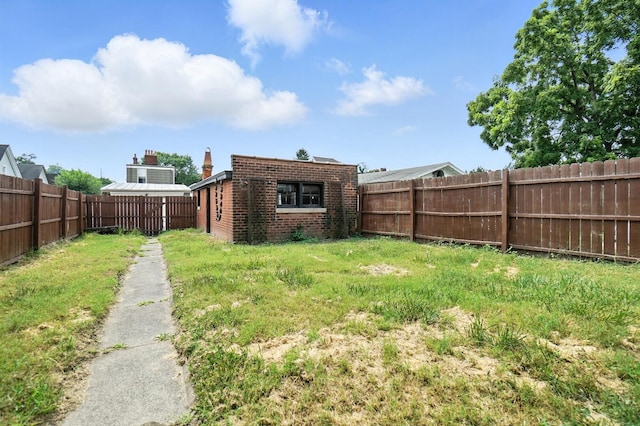 234 Walnut St, Bellevue, KY 41073 - fenced backyard featuring an outbuilding