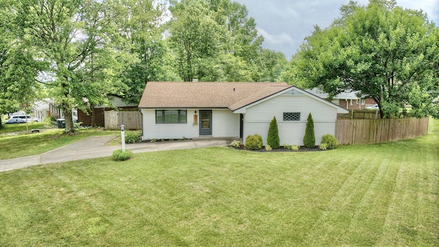 693 Peach Tree Ln, Erlanger, KY 41018 - view of front of house with a shingled roof and driveway
