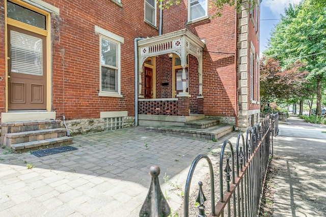 416 E 8th St, Newport, KY 41071 - property entrance featuring brick siding