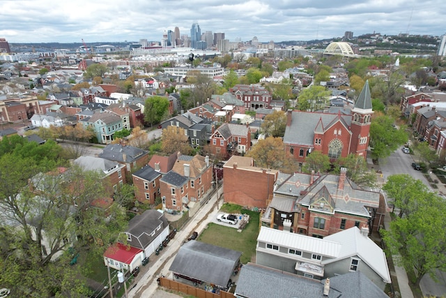 416 E 8th St, Newport, KY 41071 - aerial view of property and surrounding area with nearby suburban area