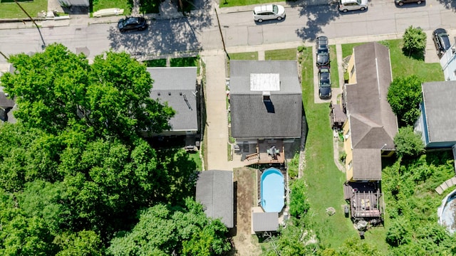 15 21st St, Newport, KY 41071 - aerial view of residential area with a pool area