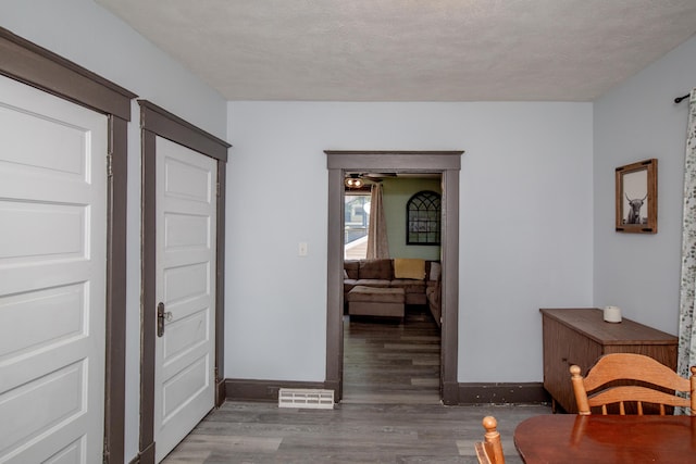 15 21st St, Newport, KY 41071 - foyer entrance with wood finished floors and a textured ceiling