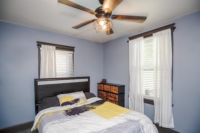 15 21st St, Newport, KY 41071 - bedroom with baseboards and ceiling fan