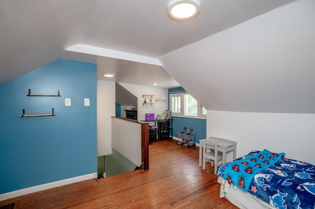 15 21st St, Newport, KY 41071 - bedroom featuring hardwood / wood-style flooring and vaulted ceiling