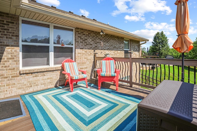 10302 Limerick Cir, Covington, KY 41015 - wooden deck featuring a hot tub and a yard