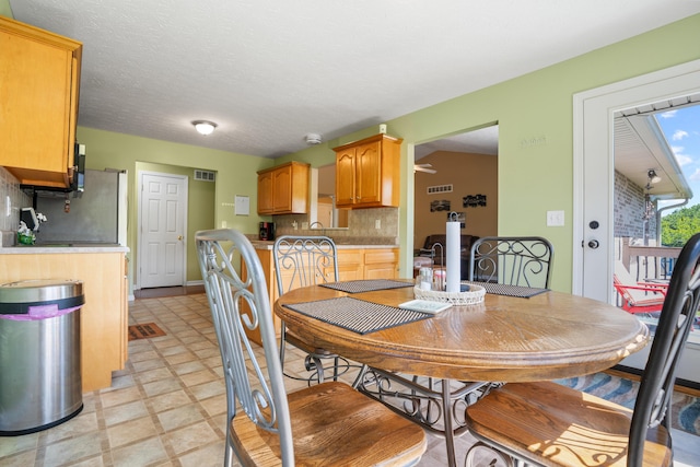 10302 Limerick Cir, Covington, KY 41015 - dining space with ceiling fan