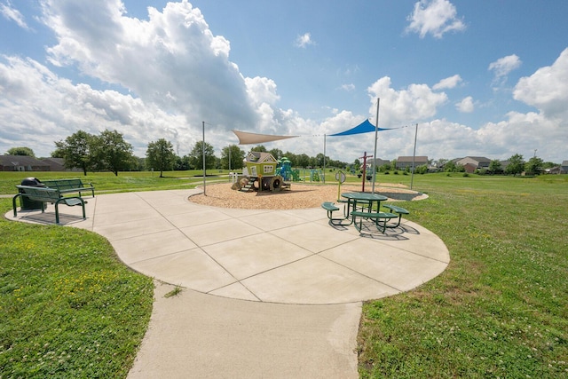 1155 Breckenridge Ln, Hebron, KY 41048 - view of property's community featuring a lawn