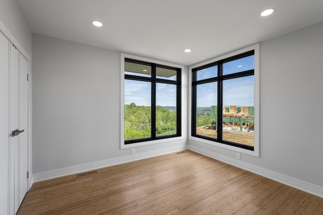 5090 Bella Vista Dr, Cold Spring, KY 41076 - empty room with wood finished floors and recessed lighting