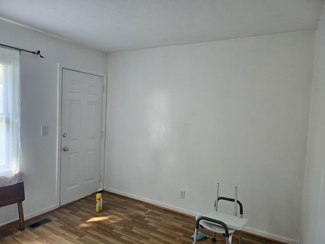 2454 Horton St, Crescent Springs, KY 41017 - foyer entrance with wood finished floors and plenty of natural light