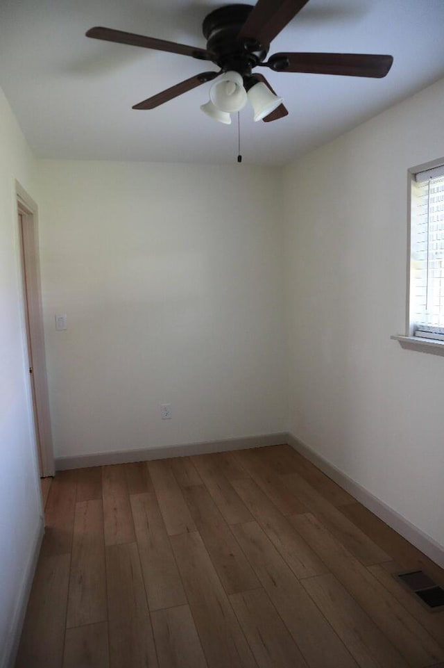 713 Ferncliffe Ave, Crescent Springs, KY 41017 - unfurnished room featuring ceiling fan and light wood-type flooring
