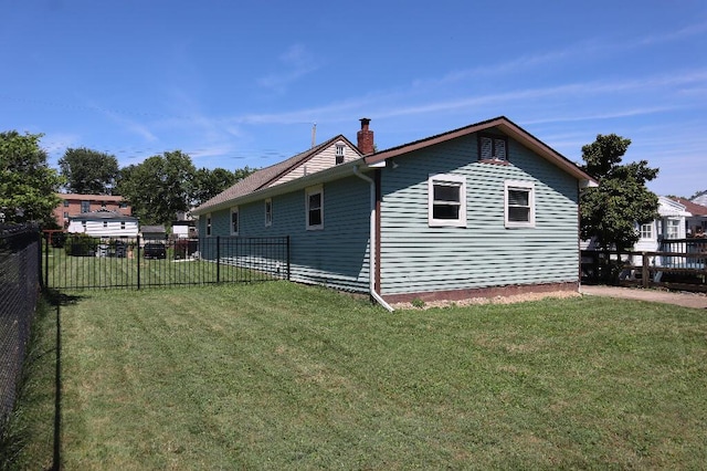 713 Ferncliffe Ave, Crescent Springs, KY 41017 - view of side of property featuring a chimney and a fenced backyard